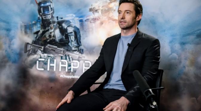  diundang ke Singapura untuk mewawancarai Hugh Jackman tentang film barunya, Chappie.

