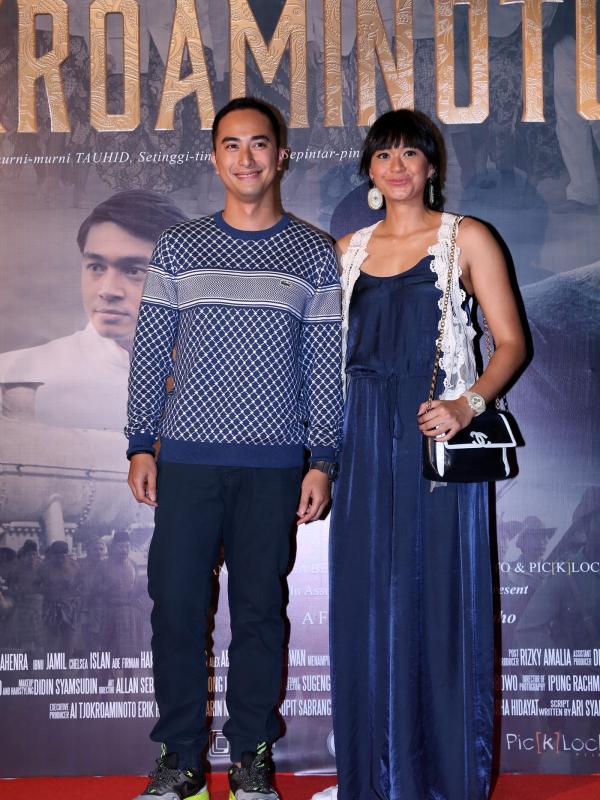 Wingky Wiryawan dan Kenes menghadiri premier film 'Guru Bangsa: Tjokroaminto'. Foto: Galih Satria