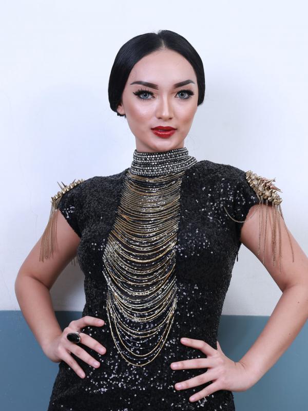 [Bintang] Zaskia Gotik