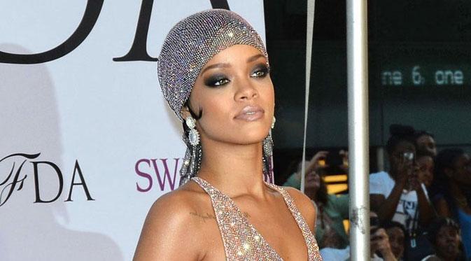 Karya Rihanna kembali bermasalah. Benarkah dia telah mencuri lagu orang lain?