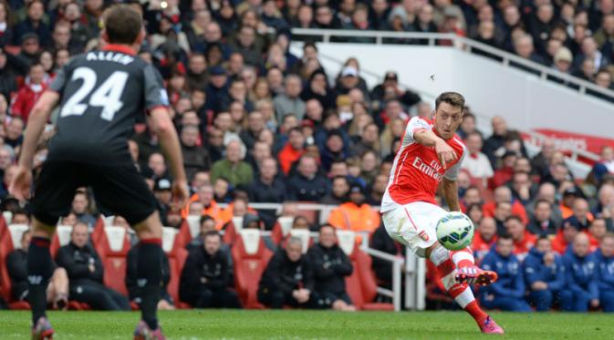 Arsenal vs Liverpool (Reuters / Philip Brown)