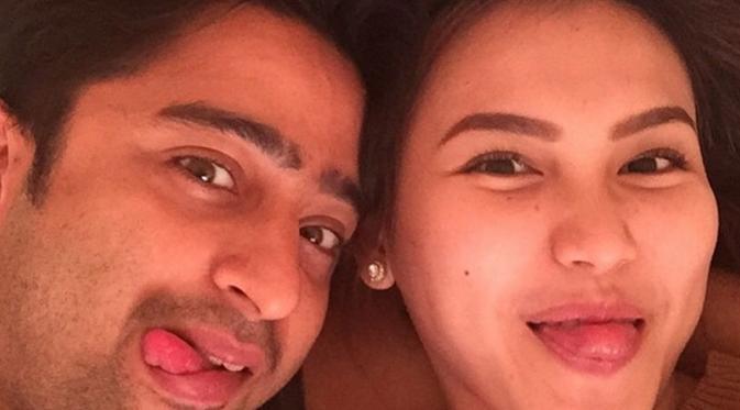 Ayu Ting Ting & Shaheer Sheikh tampak mesra saat masih sepasang kekasih. (Instagram)