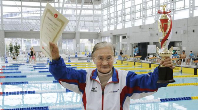 Mieko Nagaoka, Perempuan Berusia 100 Tahun Pecahkan Rekor Renang 1.500 Meter (japantimes.co.jp)