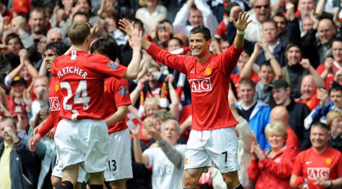 Cristiano Ronaldo saat berseragam Manchester United (AFP / Paul Ellis)