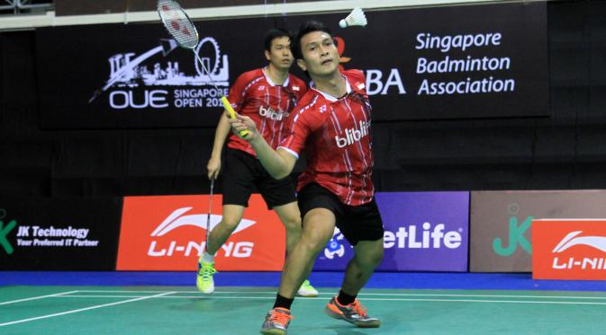 Ganda putra Indonesia Hendra Setiawan/Mohammad Ahsan lolos ke babak kedua OUE Singapore Open 2015 (Humas PP PBSI)