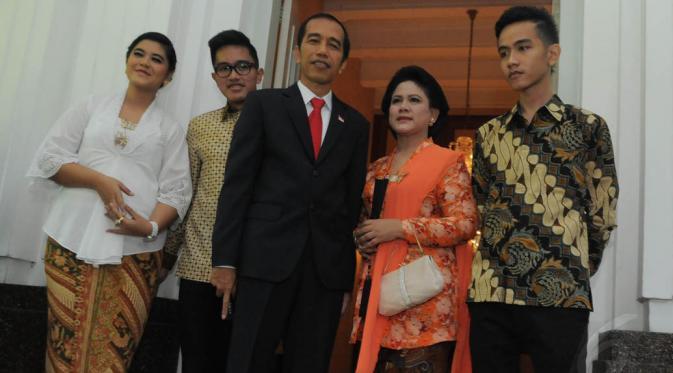 Jokowi dan keluarga. 