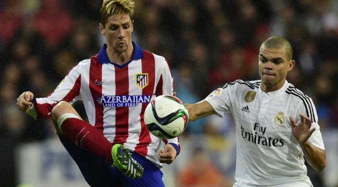 Pepe saat tampil di laga derby Madrid terakhir (JAVIER SORIANO / AFP)