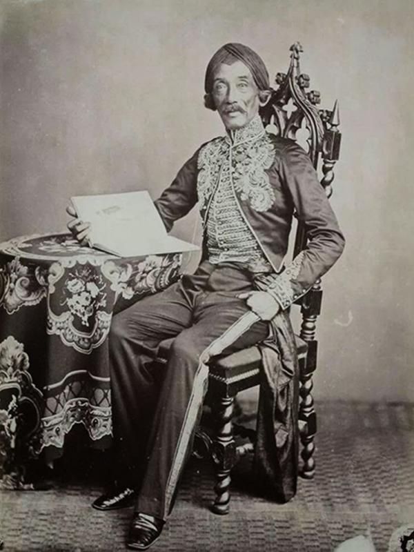 Raden Saleh, Pelukis Jawa yang Memperkenalkan Indonesia pada Seni Modern (circa 1872) | via: wowshack.com