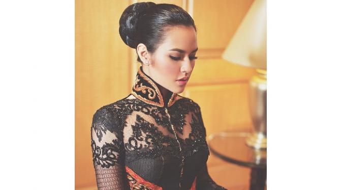 Bingung ingin kenakan kebaya model apa untuk Hari Kartini?