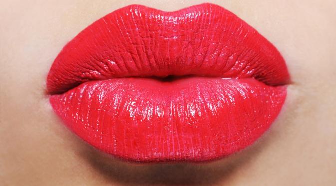 Warna Bibir Merah Merona 