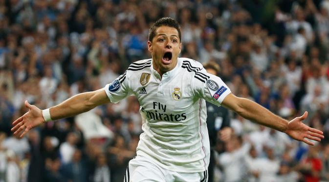 Penyerang Real Madrid, Javier Hernandez merayakan selebrasi usai mencetak gol ke gawang Atletico Madrid di leg kedua 8 besar Liga Champions di Santiago Bernabeu, Kamis (23/4/2015). Real Madrid menang 1-0 atas Atletico Madrid. (Reuters/Juan Medina) 