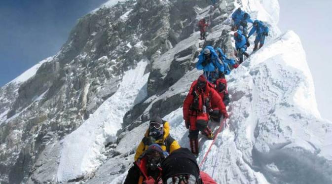 7. Turun gunung lebih berbahaya daripada mendaki  (Via: prisa-apri.blogspot.com)