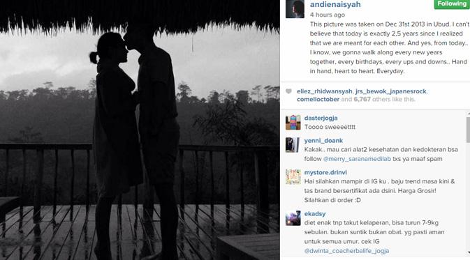 Andien mengunggah foto saat pertama kali dilamar Irfan di Bali lewat akun Instagram pribadinya. (foto: instagram.com/andienaisyah)