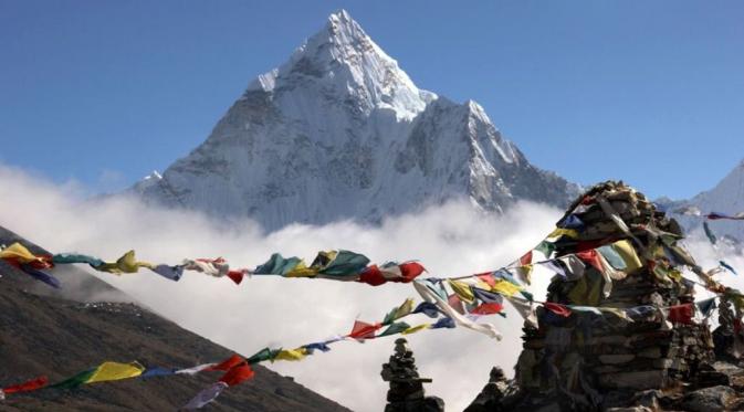 Everest Base Camp (Via: himalayan-fantasy.com)