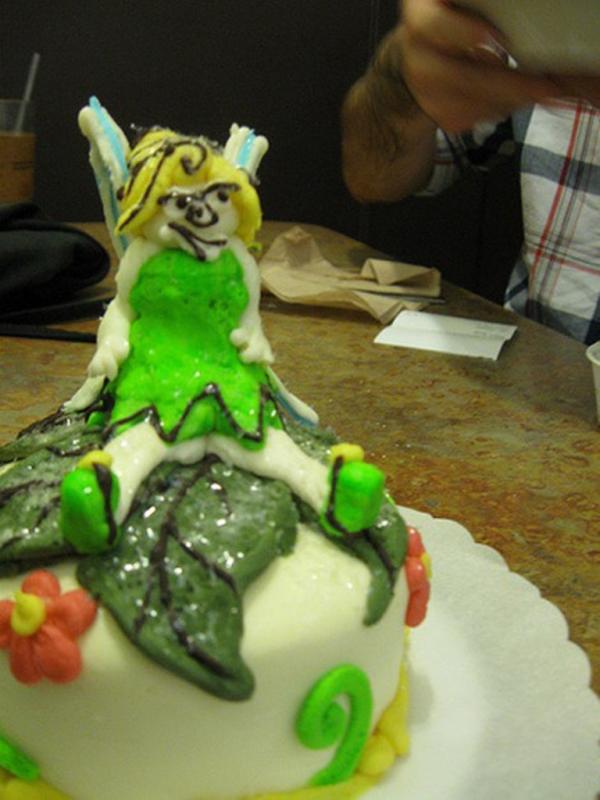 13. Tinker Bell  (Via: cakechooser.com)