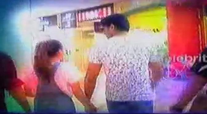 Ayu Ting Ting dan Shaheer Sheikh tertangkap sedang bergandengan tangan (Youtube.com)