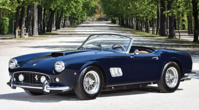 Dari wujudnya saja, kita dibuat jatuh hati dengan Ferrari 250 GT SWB California Spider lansiran tahun 1961. 