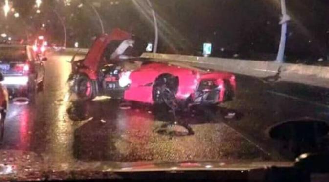 Baru-baru ini, kecelakaan mobil sport kembali menimpa Ferrari LaFerrari dengan pengemudinya yang baru beranjak remaja (Foto: Carcrushing).