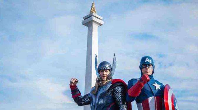 Captain America, Thor, dan Black Widow Sambangi Monas. Foto: Disney Indonesia