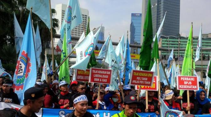 Tuntutuan Hari Buruh Internasional (May Day)