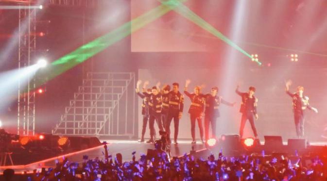  Super Junior mulai menyapa penggemarnya di Indonesia dalam Super Show 6 [Foto: ‏@ProundToBeELF]