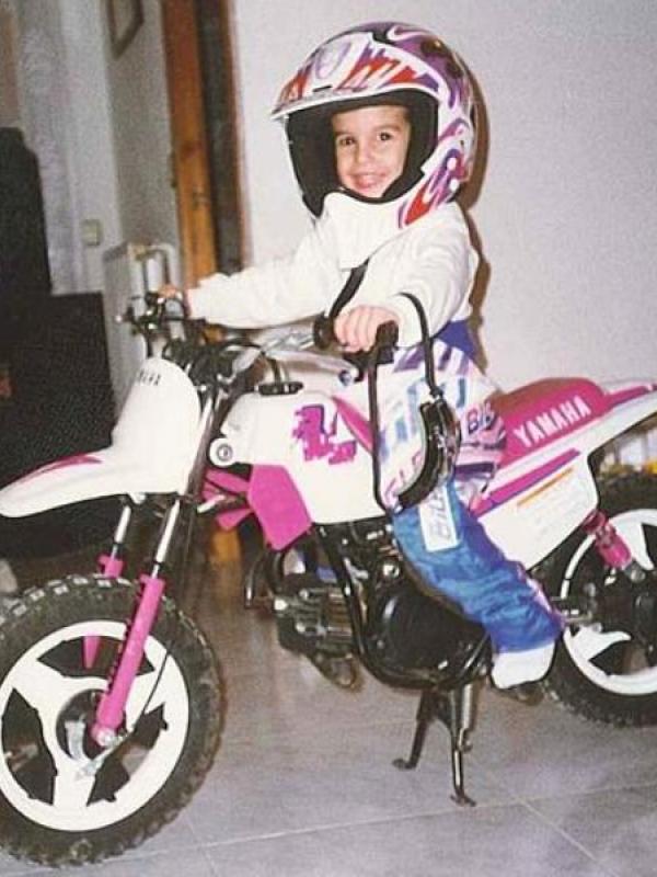 Foto kecil Marc Marquez dan motor pertamanya di usia 4 tahun (Via: foxsport.com.au)