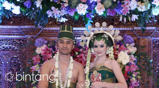 Hengky Kurniawan dan Sonya Fatmala gelar resepsi pernikahan. (Galih W. Satria/bintang.com)