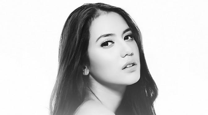 sumber foto: Instagram Pevita Pearce