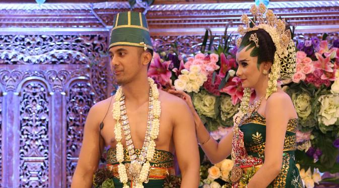 Hengky Kurniawan dan Sonya Fatmala gelar resepsi pernikahan. (Galih W. Satria/bintang.com)