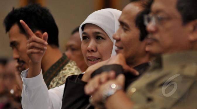 Menteri Sosial Khofifah Indar Parawansa saat menghadiri Rapat Kerja Nasional, Jakarta, Selasa (5/5/2015). Pada pertemuan menghasilkan kerjasama untuk mewujudkan kesejahteraan bagi korban kekerasan di masa lampau (Liputan6.com/Johan Tallo)