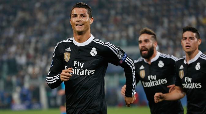 Penyerang Real Madrid, Cristiano Ronaldo merayakan selebrasi usai mencetak gol ke gawang Juventus pada leg pertama babak semifinal Liga Champions di Juventus Stadium, Rabu (6/5/2015). Juventus menang 2-1 atas Real Madrid. (Reuters/Sergio Perez)