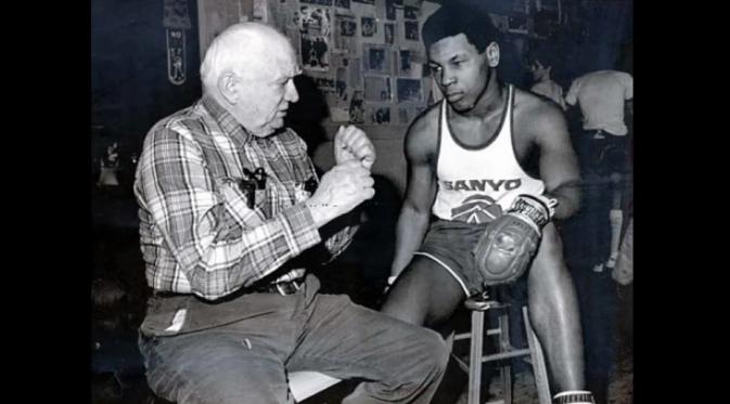 Nama D'Amato berasal dari pelatih Mike Tyson, Cus_D'amato (Via: showyou.com)