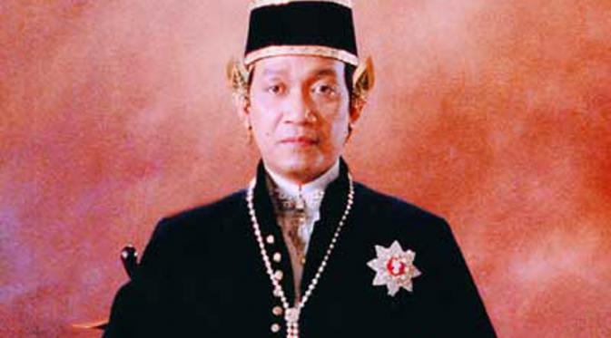 Sri Sultan Hamengku Buwono X dari Yogyakarta mengeluarkan Sabda Raja atau perintah atau titah untuk dipatuhi rakyatnya.