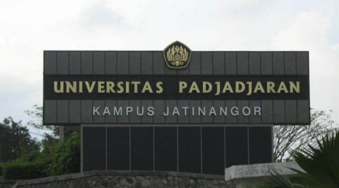 Universitas Padjadjaran | via: annida-online.com
