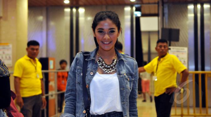 Naysila Mirdad saat ditemui di Indonesia Convention Exhibition (ICE) untuk menonton konser Katy Perry, Tangsel (9/5/2015). (Liputan6.com/Panji Diksana)
