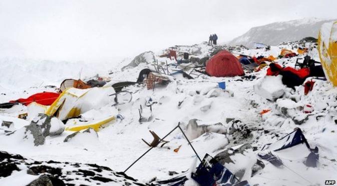 Keadaan Kemah Satu Setelah Gempa Nepal 25 April. (Via: bbc.co.uk)