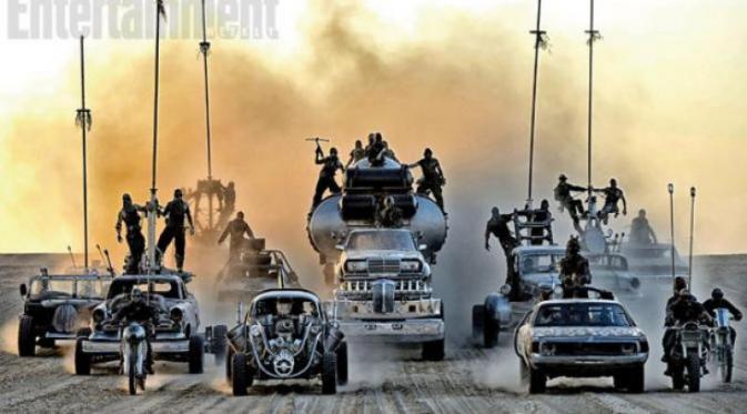 Mad Max: Fury Road menyajikan adegan eksyen yang seru dan memacu adrenalin.