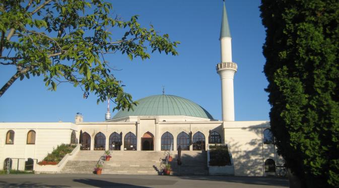 Vienna Islamic Centre. (Via: catrionarobertson.org)