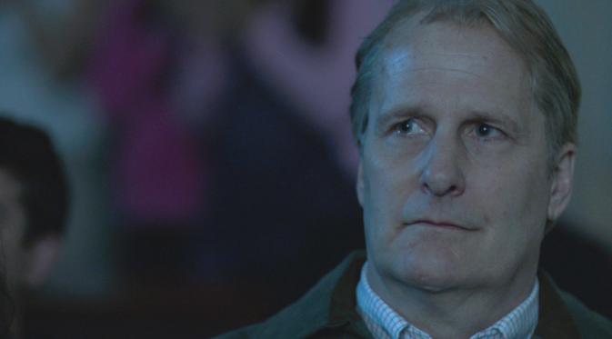 Jeff Daniels di trailer perdana Steve Jobs yang dimainkan Michael Fassbender.