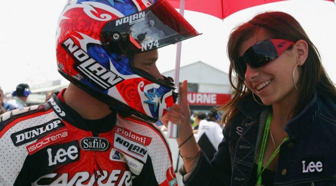 Casey Stoner dan Adriana Tuchyna (Via: carboonj.blogspot.com)