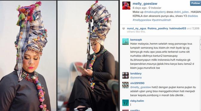 Gaya hijab Melly Goeslaw ini yang sempat hatters asal Malaysia berkomentar. Foto: Instagram.