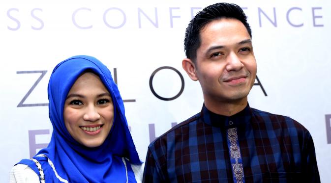 Dude Harlino resmi menikahi  Alyssa Soebandono dengan mas kawin uang sebesar 2.203.014. (Wimbarsana/Bintang.com)