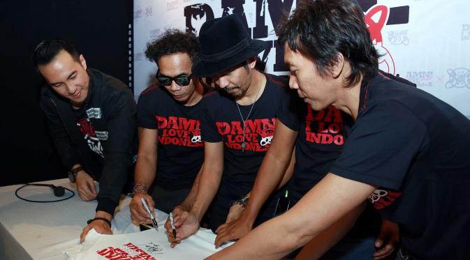 Slank dan Daniel Mananta mempromosikan Damn! I Love Indonesia untuk memperingati Harkitnas 20 Mei (Deki Prayoga/Bintang.com)