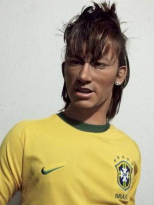 Patung lilin ini semestinya mirip Neymar. Tapi, kok jadi seperti itu?