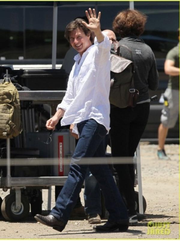Tom Cruise di lokasi syuting film Mena. (dok. Just Jared)