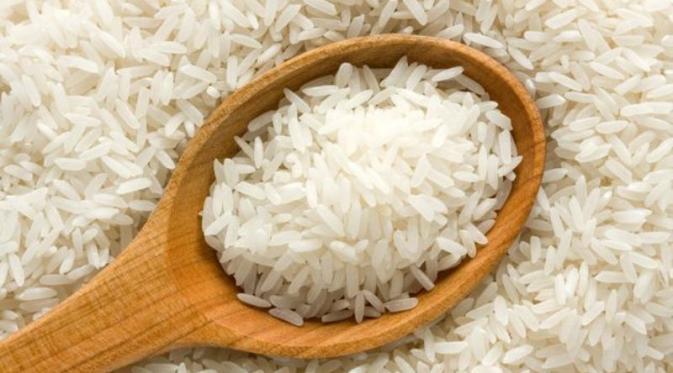 Farhat Abbas punya komentar sendiri soal kemunculan beras plastik.