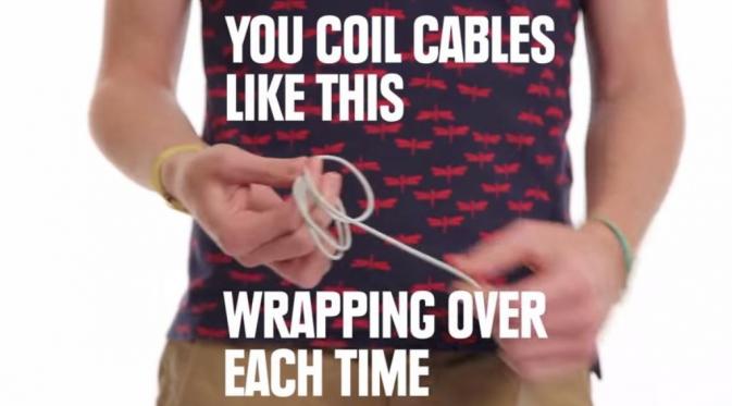 Kesalahan dalam menggulung kabel (Via: youtube.com/buzzfeedvideo)