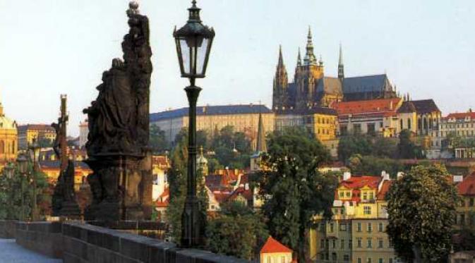 Praha, Republik Ceko | via: hep.fzu.cz