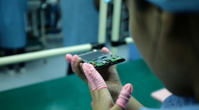Pabrik perakitan smartphone milik PT Sat Nusapersada (PTSN) - (Liputan6.com/Iskandar)