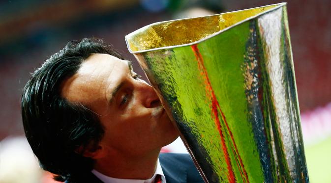 Unai Emery (Reuters/Kai Pfaffenbach)